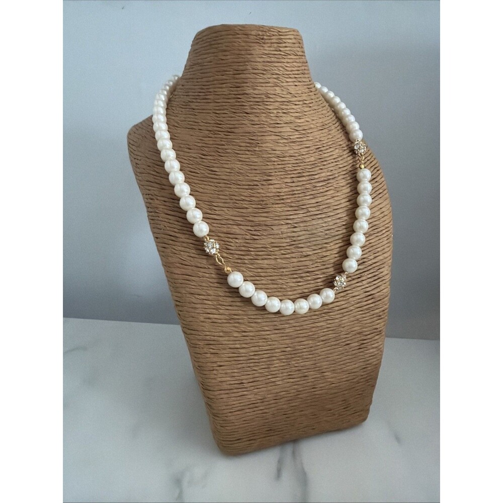 Avon Classic Pearlesque Cream Faux Pearl & Rhinestone Station Necklace